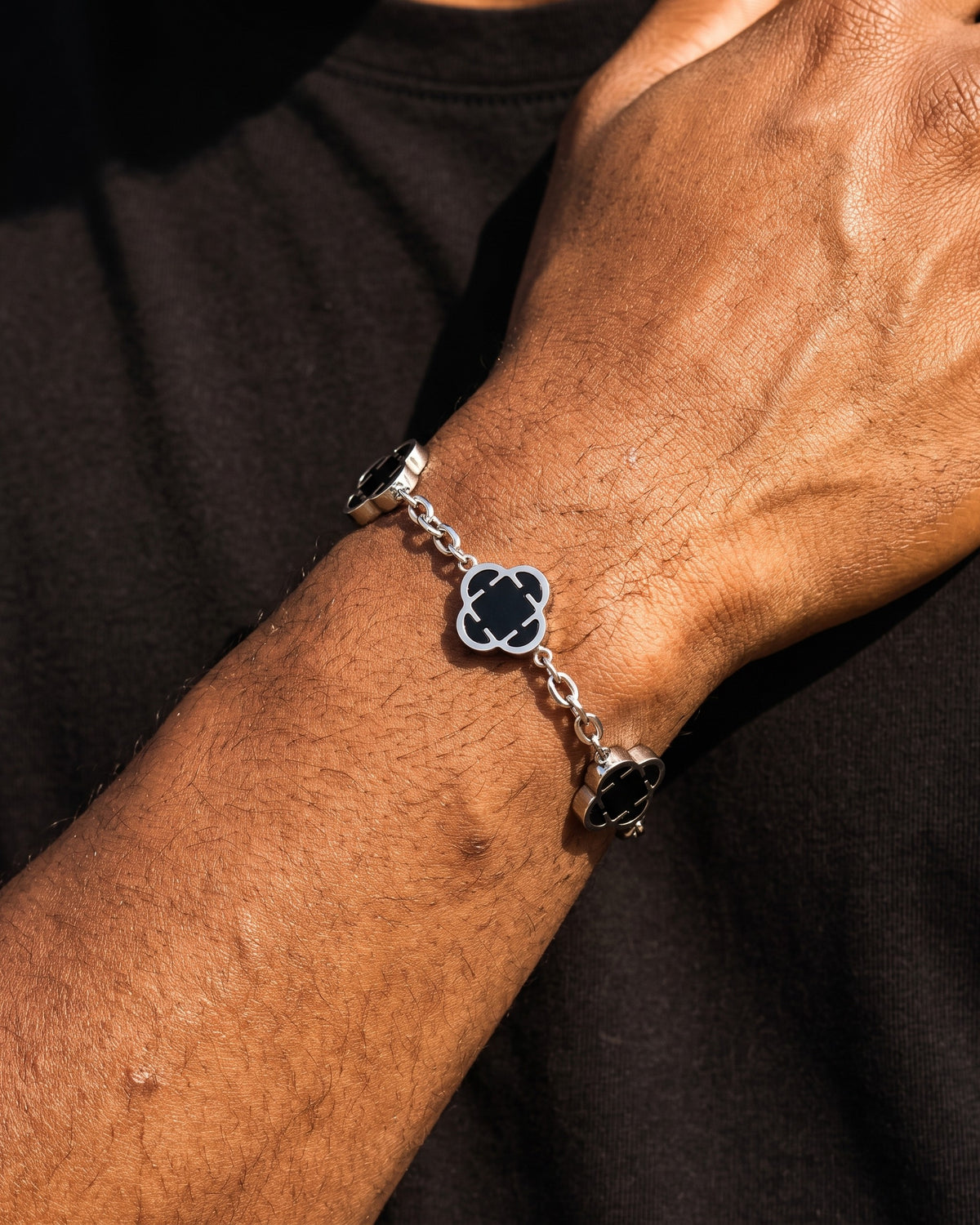Clover Link Bracelet 16mm Black & Silver worn