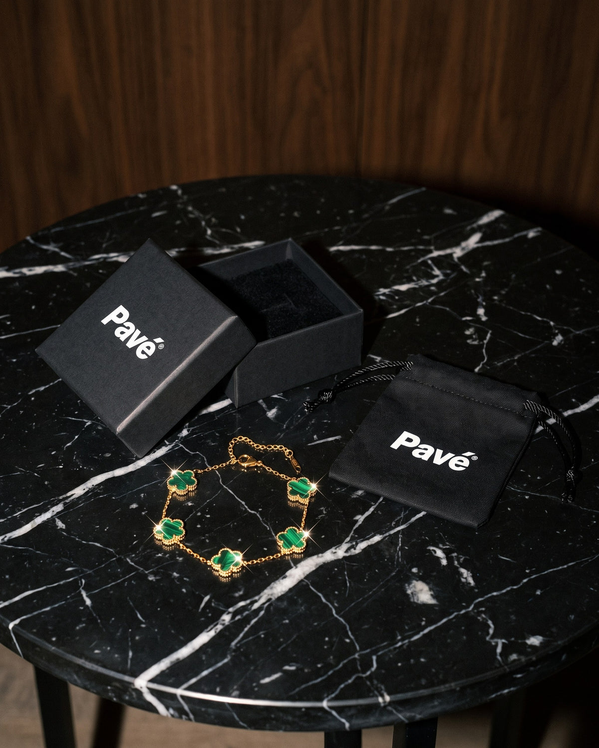 Reversible Petal Bracelet 13mm Gold packaging