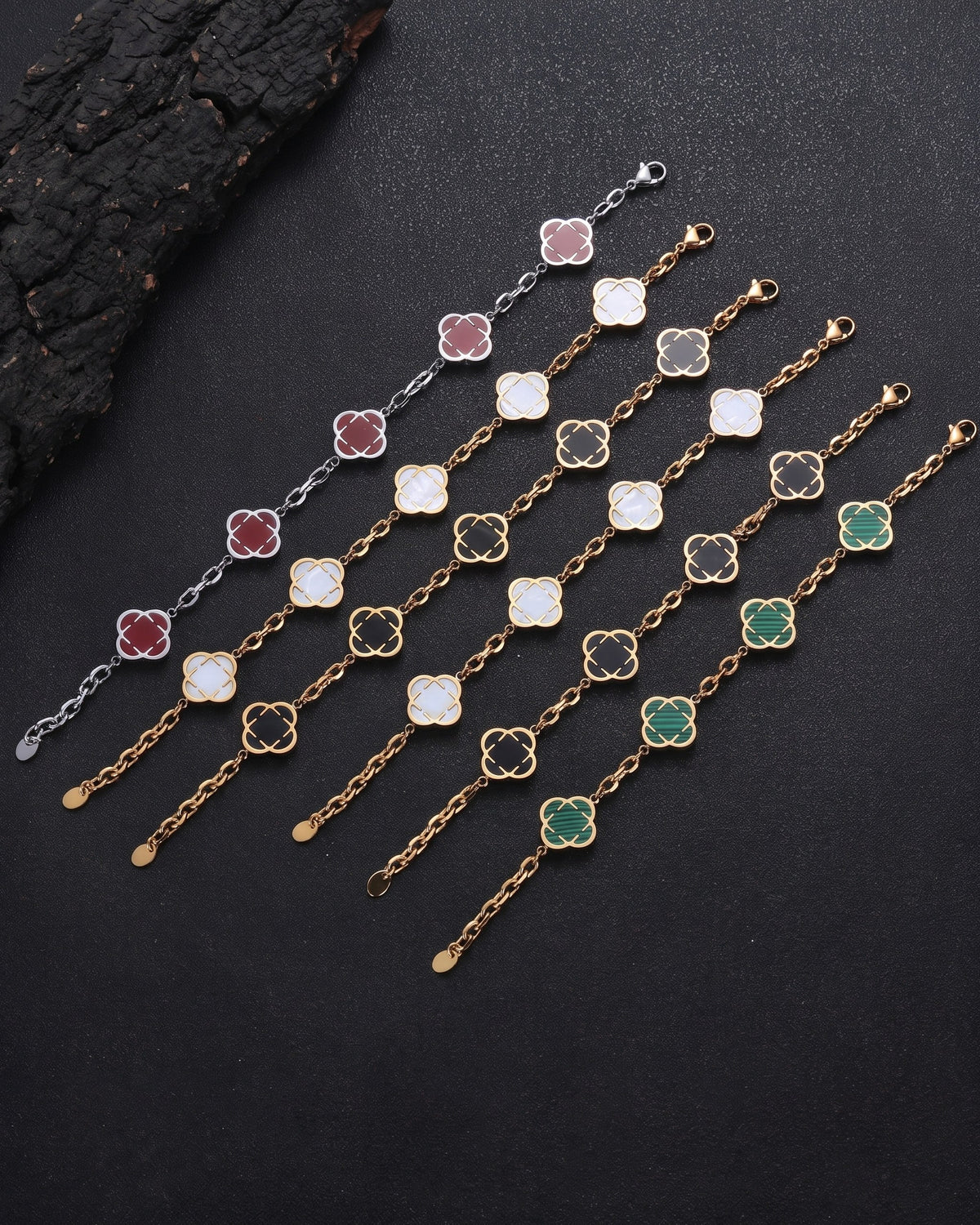 Clover Link Bracelet Red & Silver lineup