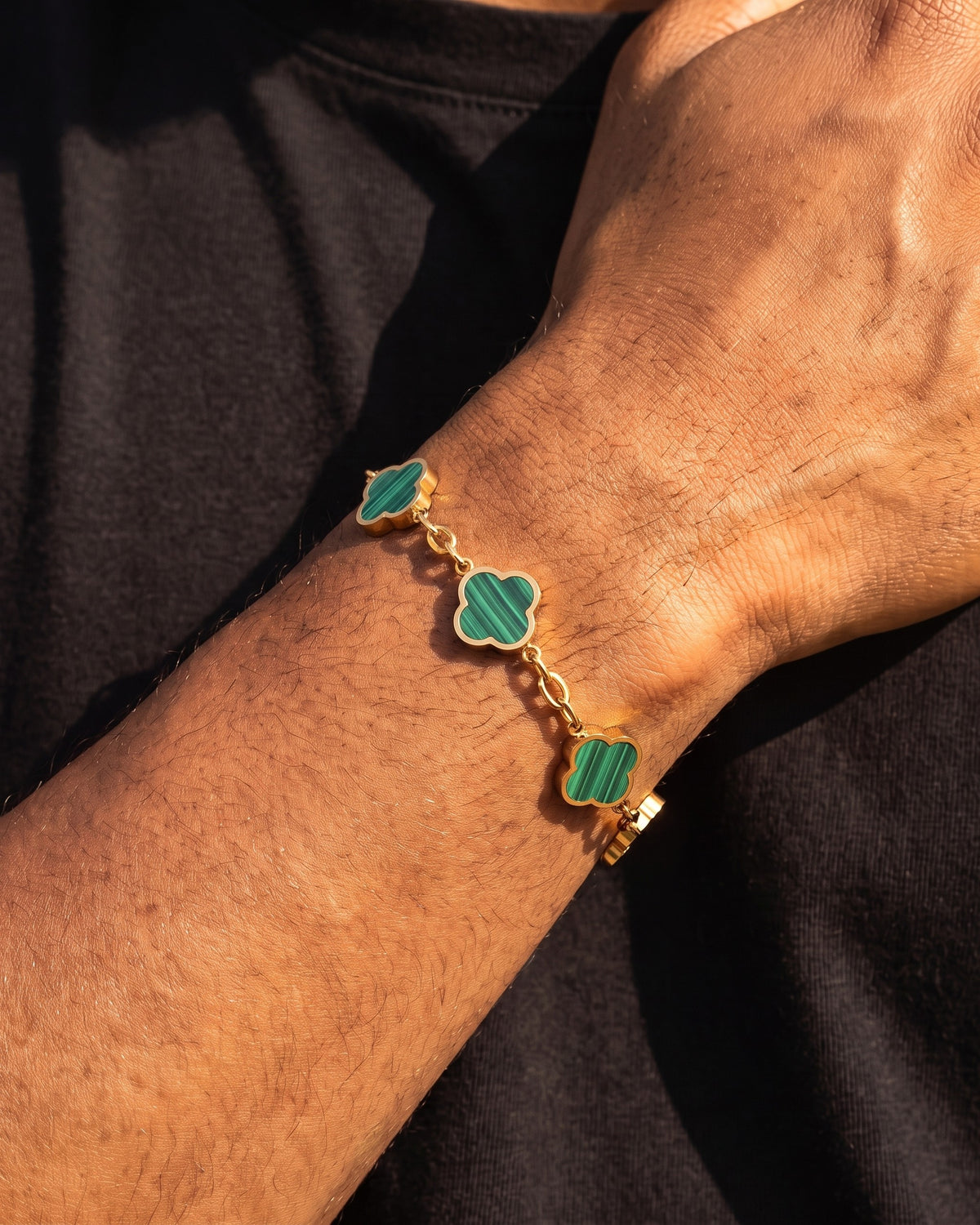 Clover Link Bracelet 16mm Green & Gold worn