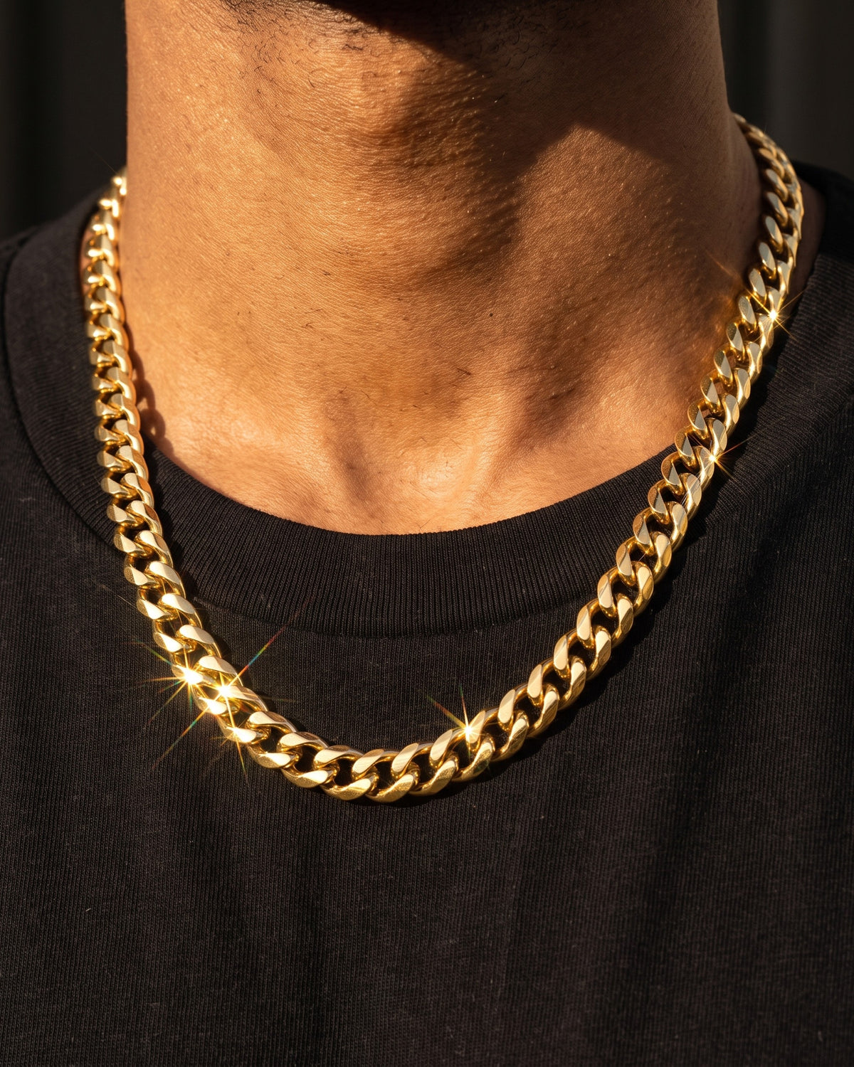 Cuban Link Chain 7mm Gold worn