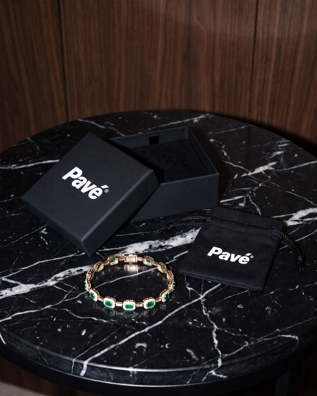 Emerald Iced Bracelet Gold packaging