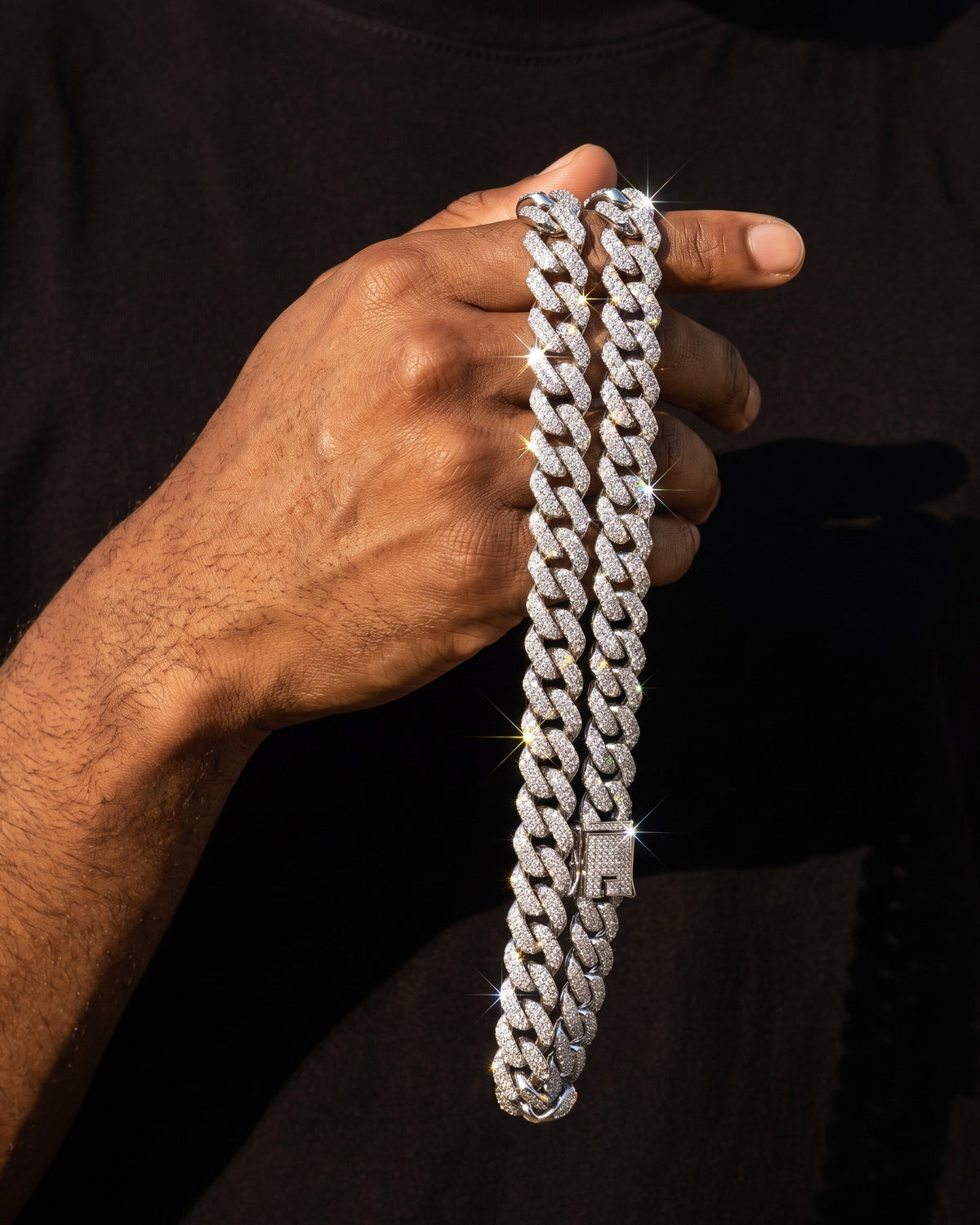 Iced Cuban Chain 14mm White in hand