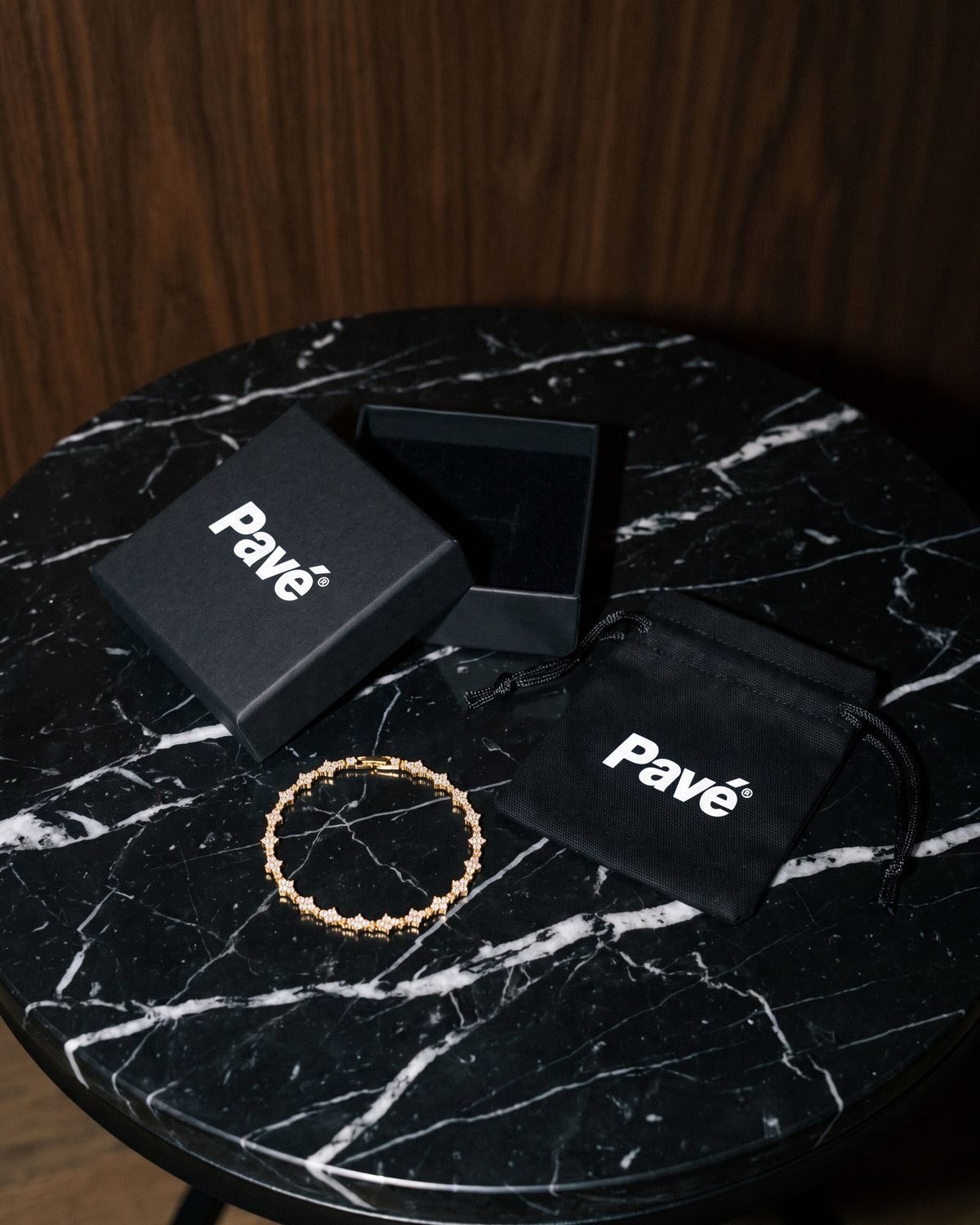 Iced Star Link Bracelet Gold packaging