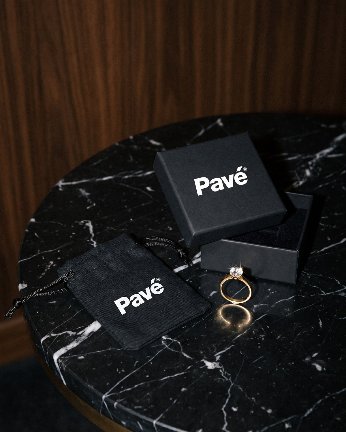 Solitaire Ring Gold packaging