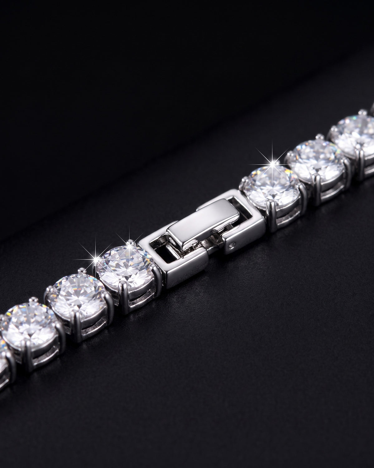 Tennis Bracelet 5mm White detail